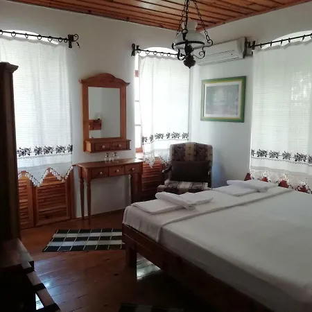 Kispet Marti Boutique